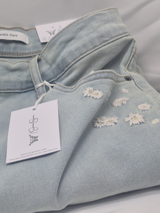 Jessica Simpson Denim - Jessica Simpson Light Blue High-Rise Jeans with White Daisy Embroidery